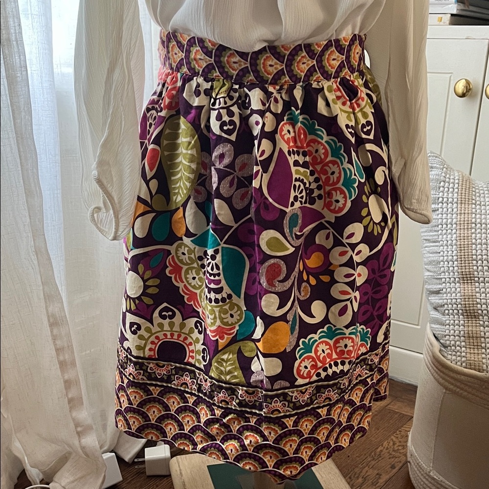 Signature Vera Bradley Print Apron in Plum Crazy - Picture 1 of 5